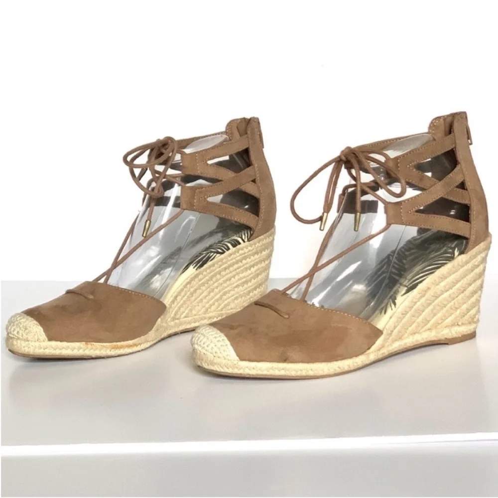 Dolce Vita Taupe Tan Espadrilles Lace Up Jute Wedge Heel Neutral Color Suede